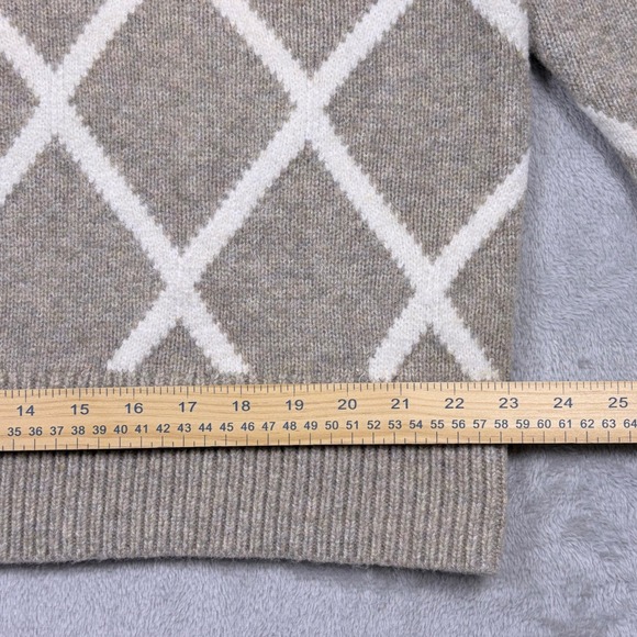 Abercrombie & Fitch Argyle V Neck Sweater Taupe White Women's XL Preppy Cozy - Picture 9 of 13